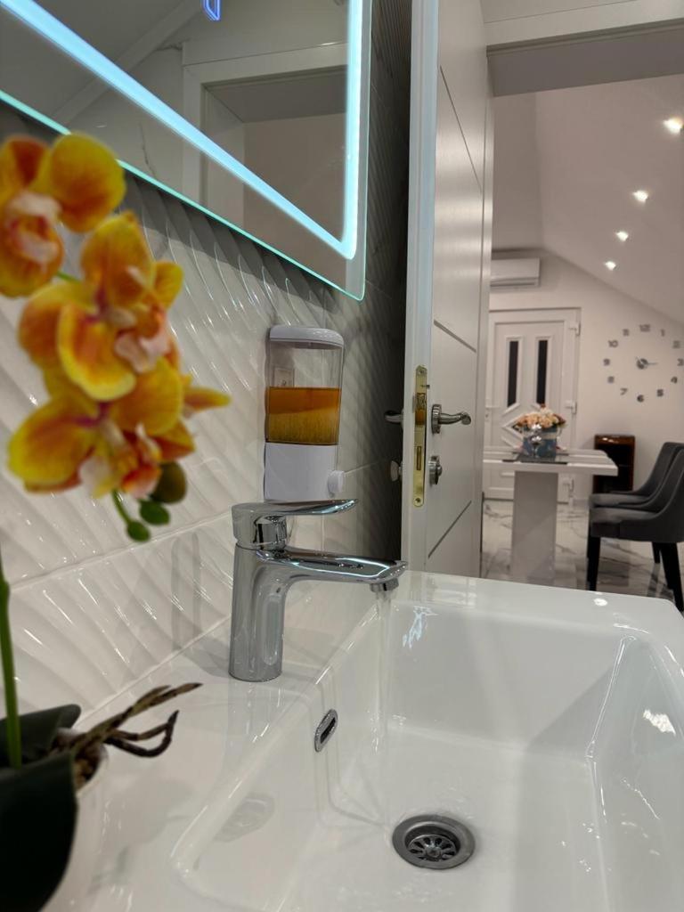 Luxury Apartment Megy Otočac Zewnętrze zdjęcie