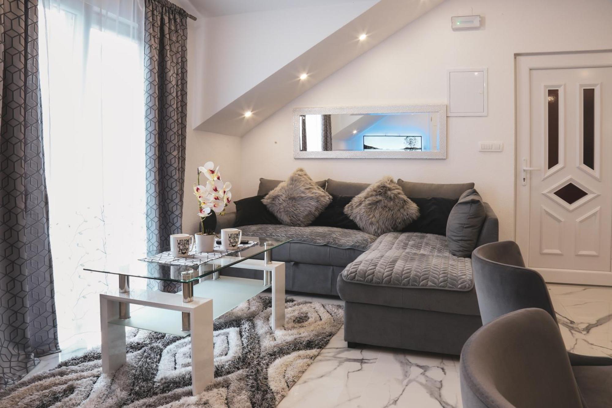 Luxury Apartment Megy Otočac Zewnętrze zdjęcie