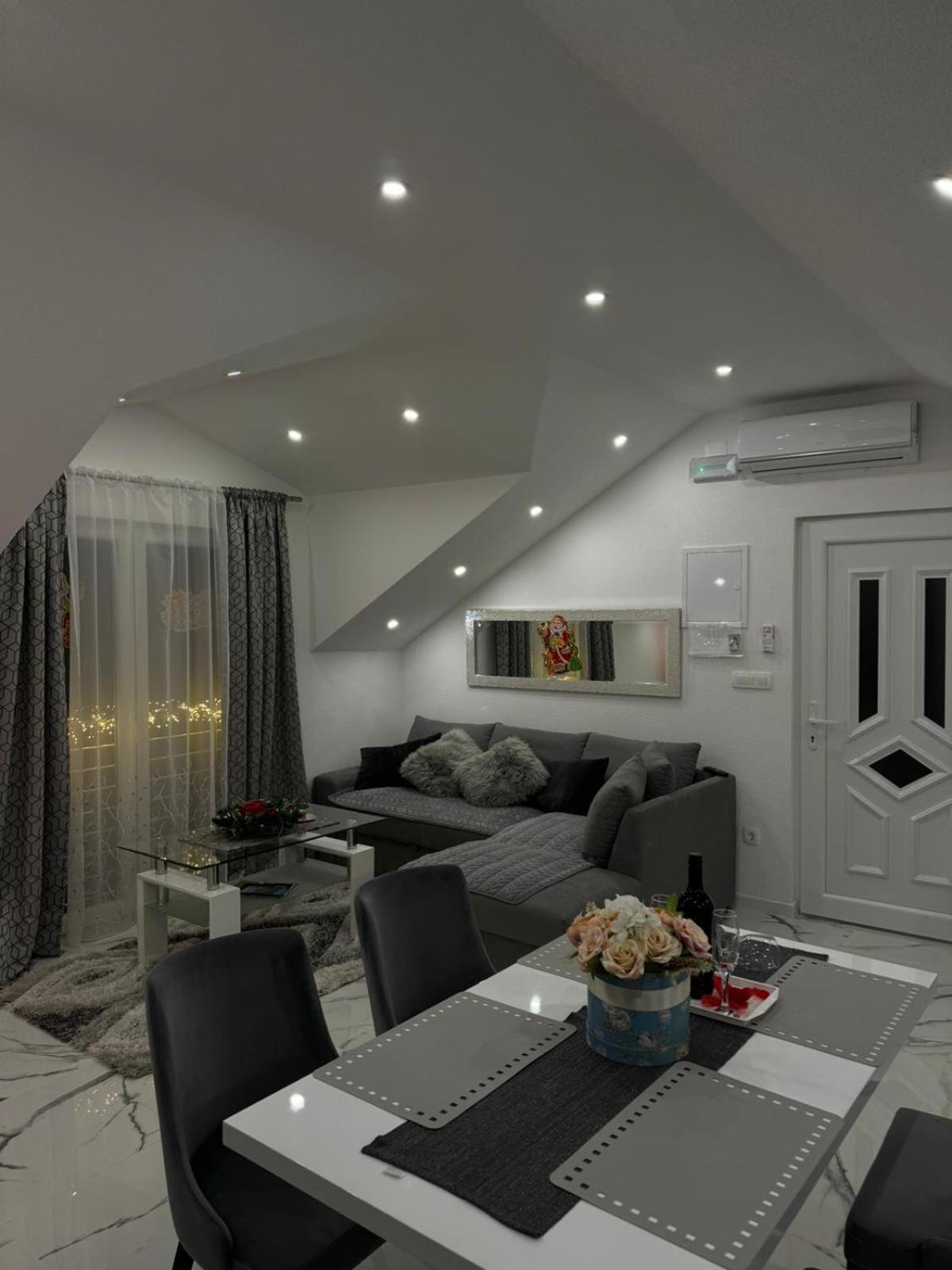 Luxury Apartment Megy Otočac Zewnętrze zdjęcie