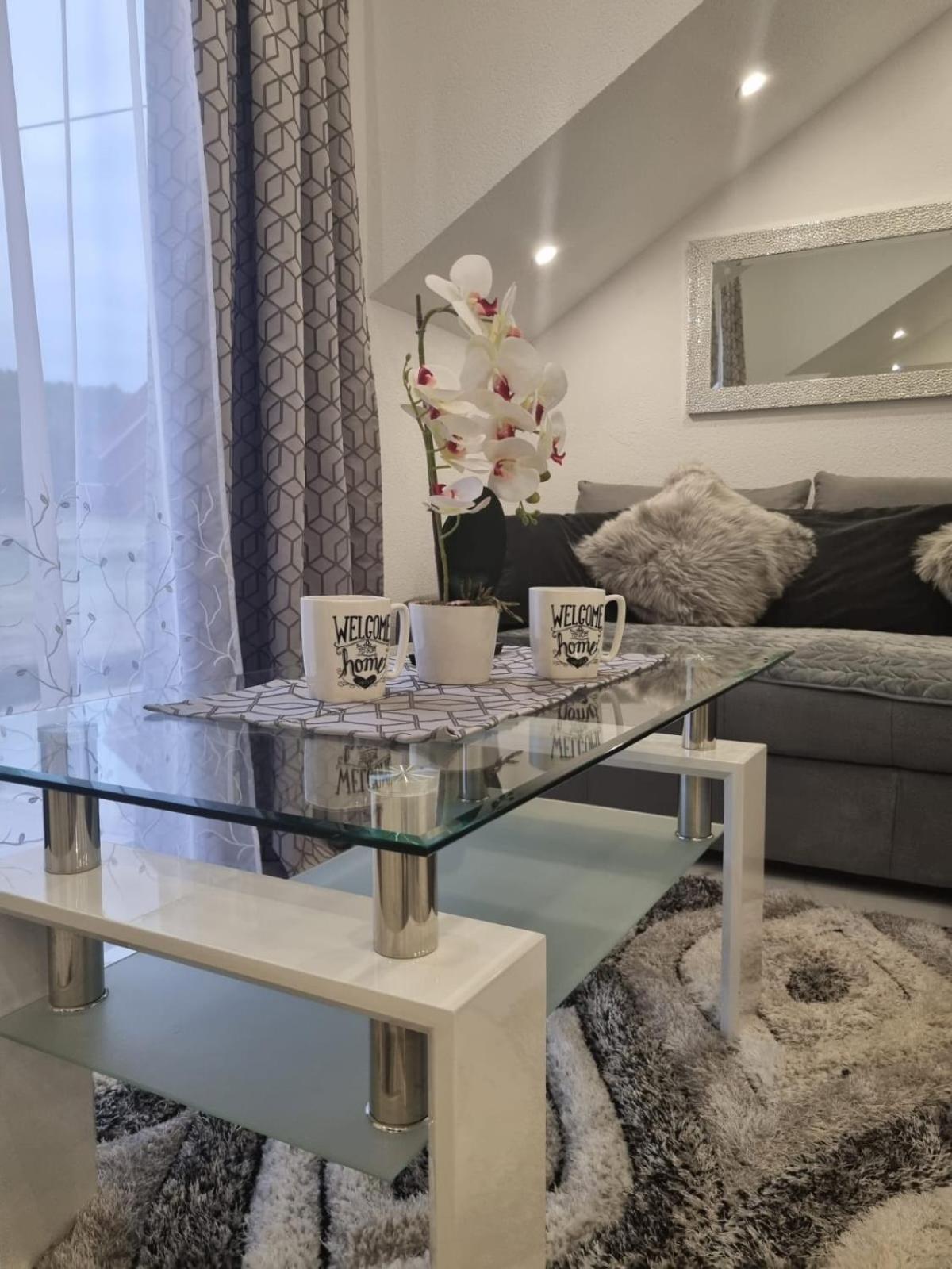 Luxury Apartment Megy Otočac Zewnętrze zdjęcie